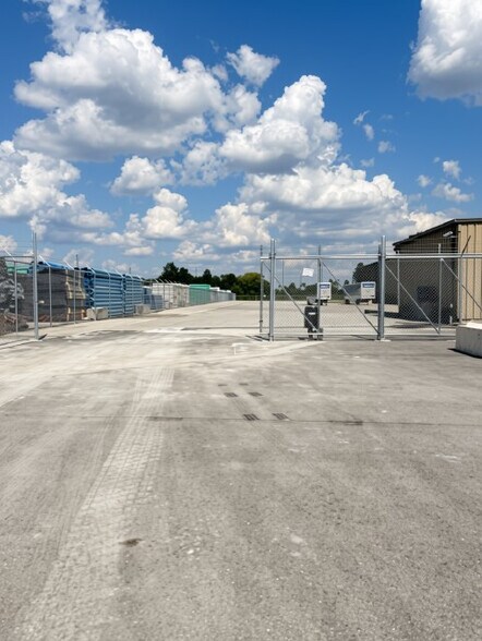 6702 Enterprise Dr, Louisville, KY à louer - Photo de l’immeuble – Image 2 sur 15