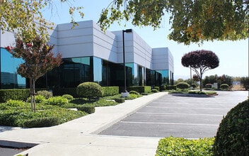 95 E Airway Blvd, Livermore, CA à louer Photo de l’immeuble– Image 1 sur 2