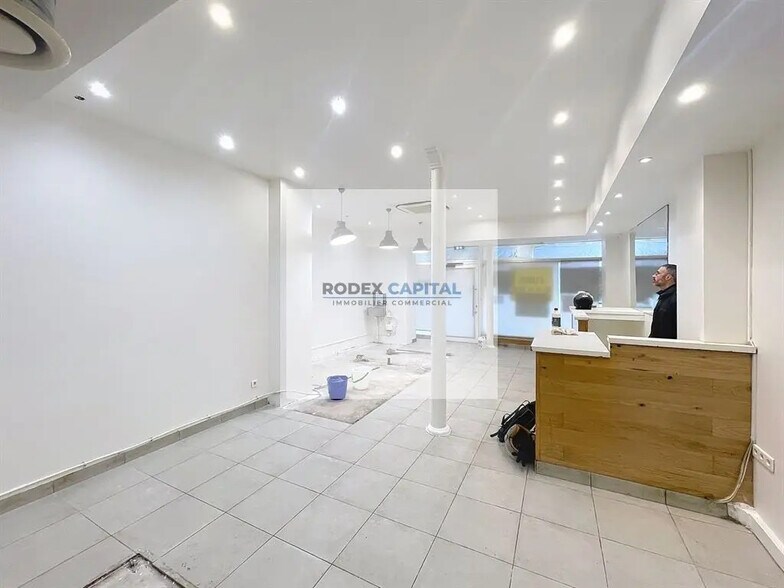 Local commercial dans Paris à louer - Photo de l’immeuble – Image 1 sur 3