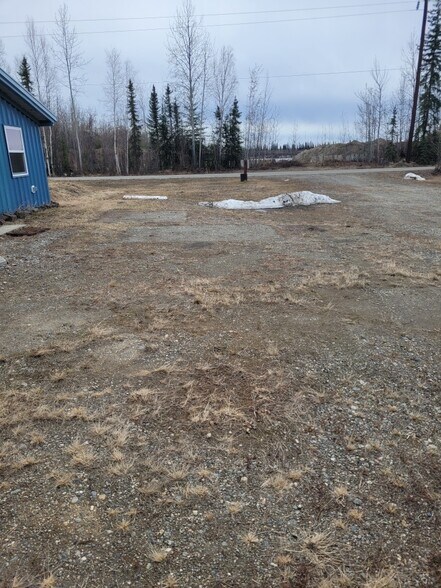1209 Dennis Rd, North Pole, AK à louer - Photo de l’immeuble – Image 3 sur 14