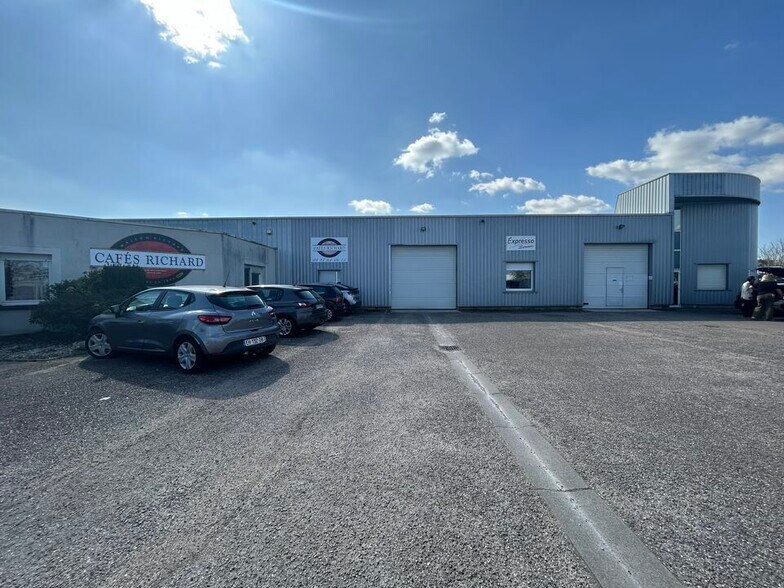 Local d'activités dans Woippy à vendre - Photo de l’immeuble – Image 2 sur 19