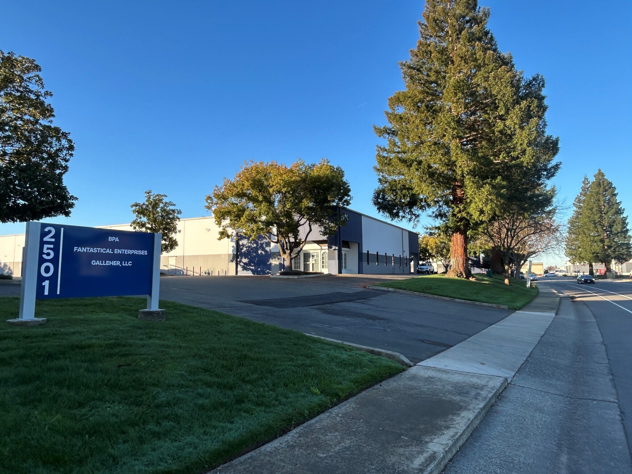 2539 Mercantile Dr, Rancho Cordova, CA à louer Photo principale– Image 1 sur 2