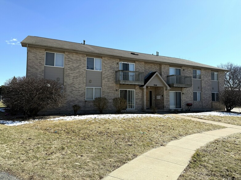 846 Spiros Ct, Dekalb, IL à vendre - Photo principale – Image 1 sur 1