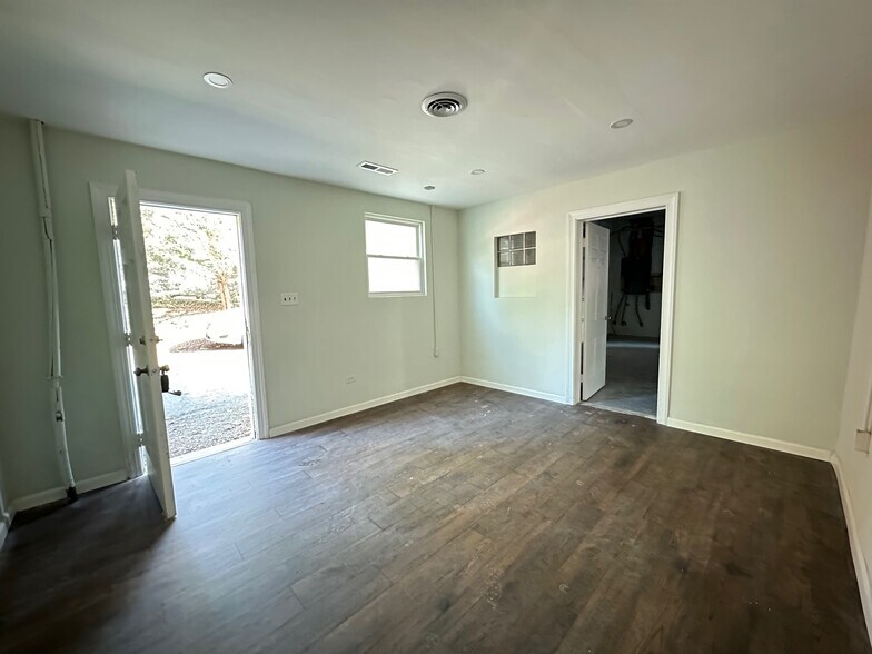 702 Delevan St, Charlottesville, VA à vendre - Photo de l’immeuble – Image 3 sur 8