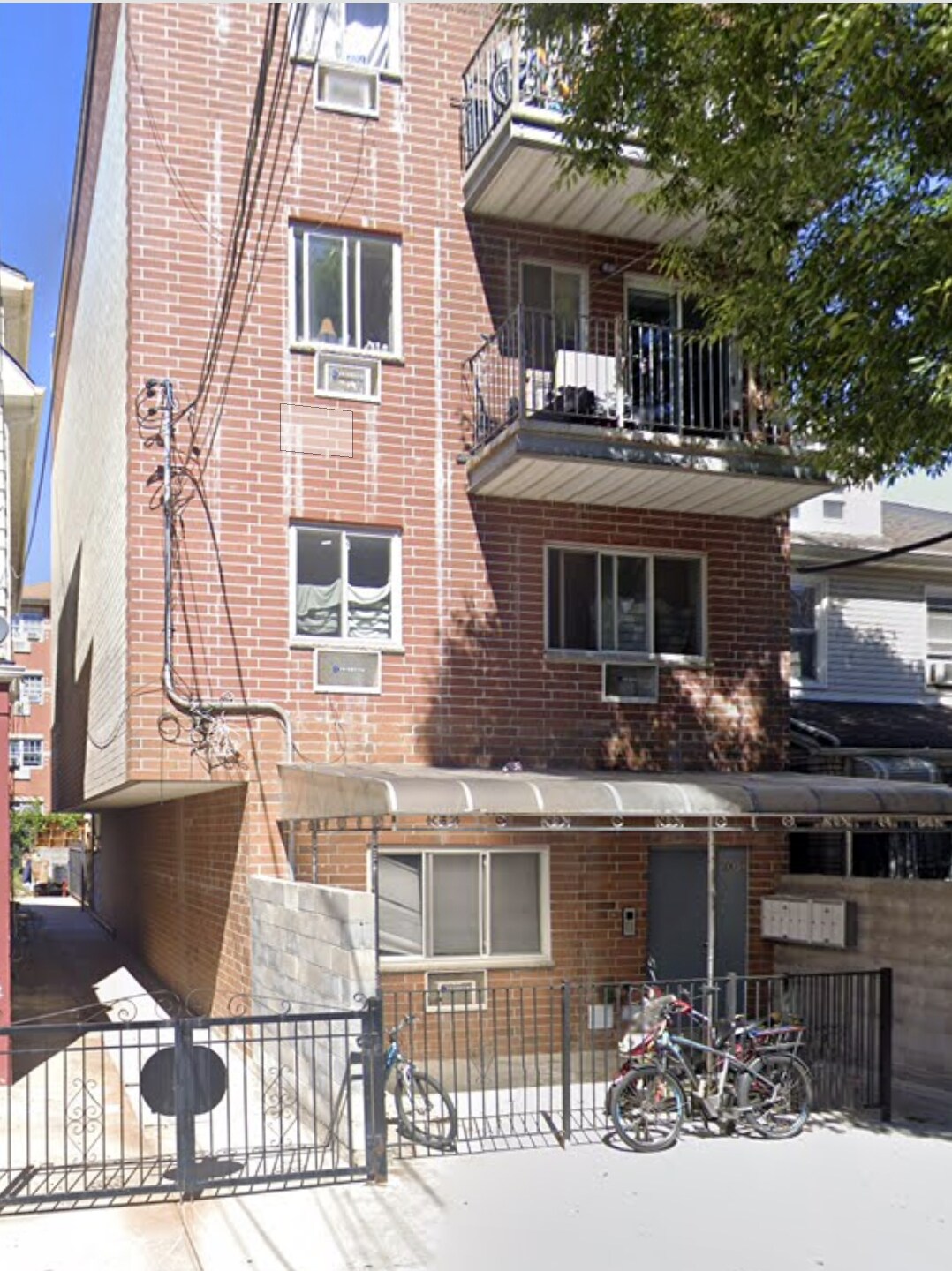10011 40th Rd, Corona, NY à vendre Photo principale– Image 1 sur 2