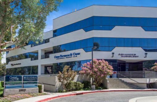 23822 W Valencia Blvd, Valencia, CA à louer - Photo de l’immeuble – Image 3 sur 6