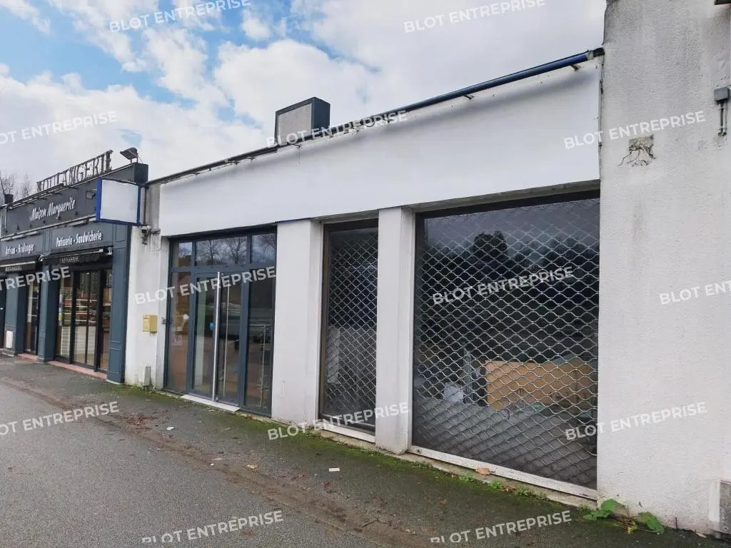 Local commercial dans Pontivy à louer Photo de l’immeuble– Image 1 sur 5