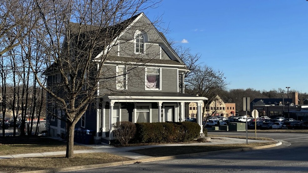 101 N 1st St, Geneva, IL à vendre - Photo principale – Image 1 sur 6