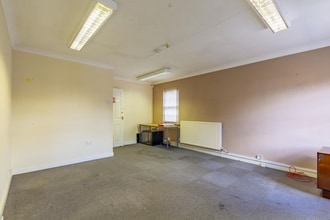 2-10 Cross St, Beeston à louer Photo intérieure– Image 2 sur 9