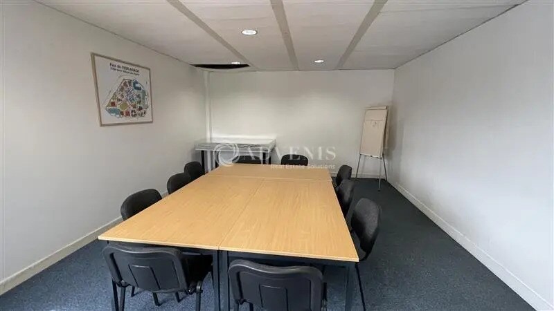 Bureau dans Saint-Thibault-des-Vignes à louer - Photo de l’immeuble – Image 3 sur 9