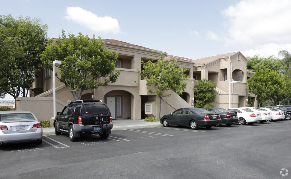 26451 Crown Valley Pky, Mission Viejo, CA à louer - Photo de l’immeuble – Image 2 sur 3