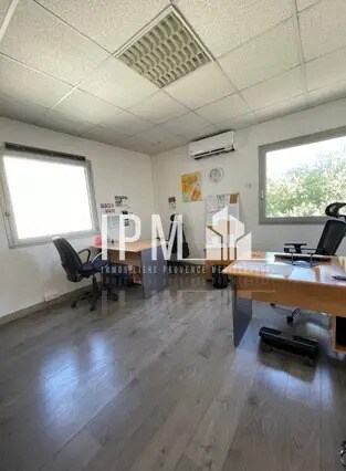 Bureau dans Aubagne à louer - Photo de l’immeuble – Image 3 sur 5