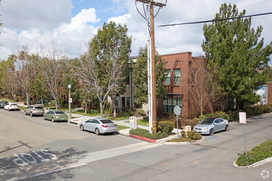 501 W Maple Ave, Orange, CA à louer - Aérien – Image 2 sur 5