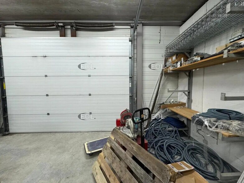 Local d’activités dans Champs-sur-Marne à louer - Photo intérieure – Image 2 sur 8