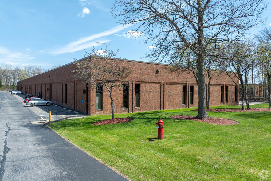 6161 Cochran Rd, Solon, OH à louer - Photo principale – Image 1 sur 5