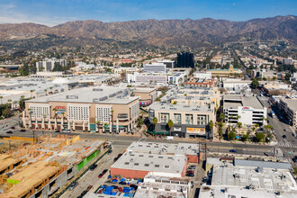 125-135 E Palm Ave, Burbank, CA - VUE AÉRIENNE  vue de carte - Image1