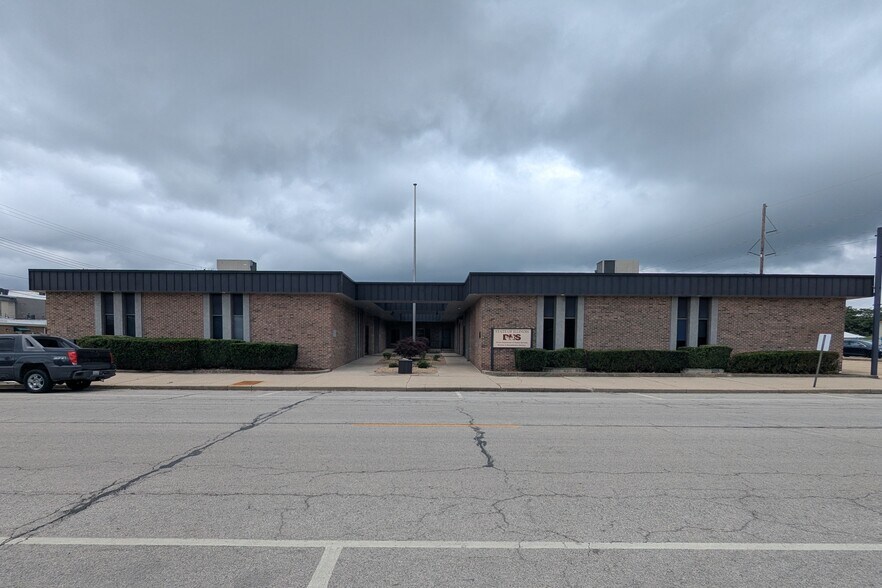 123 N 15th St, Mattoon, IL à vendre - Photo de l’immeuble – Image 1 sur 8