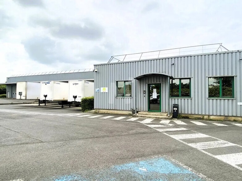 Industriel/Logistique dans Brie-Comte-Robert à louer - Photo de l’immeuble – Image 3 sur 7