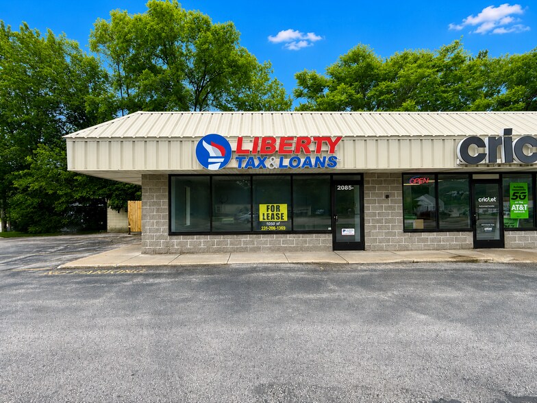 2085 E Apple Ave, Muskegon, MI à louer - Photo de l’immeuble – Image 2 sur 10