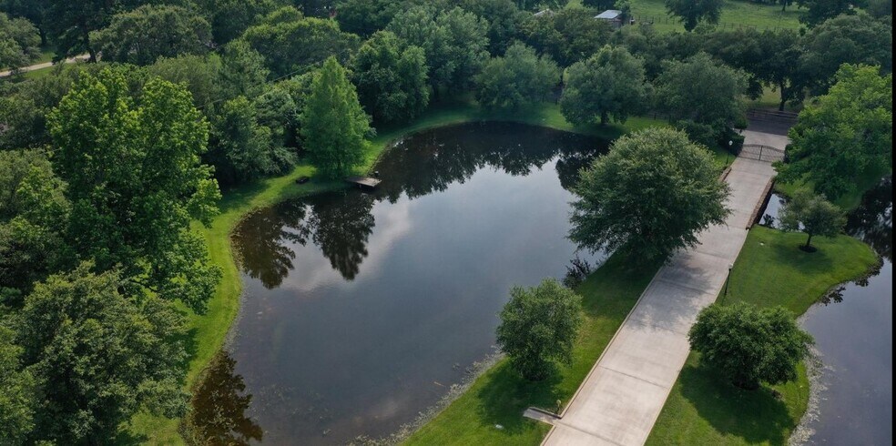12126 Zion Rd, Tomball, TX à vendre - Photo de l’immeuble – Image 2 sur 3