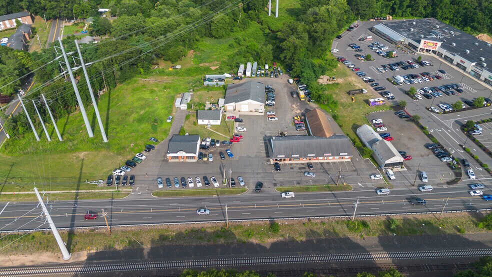 846-850 S Colony Rd, Wallingford, CT à vendre - Photo de l’immeuble – Image 2 sur 24