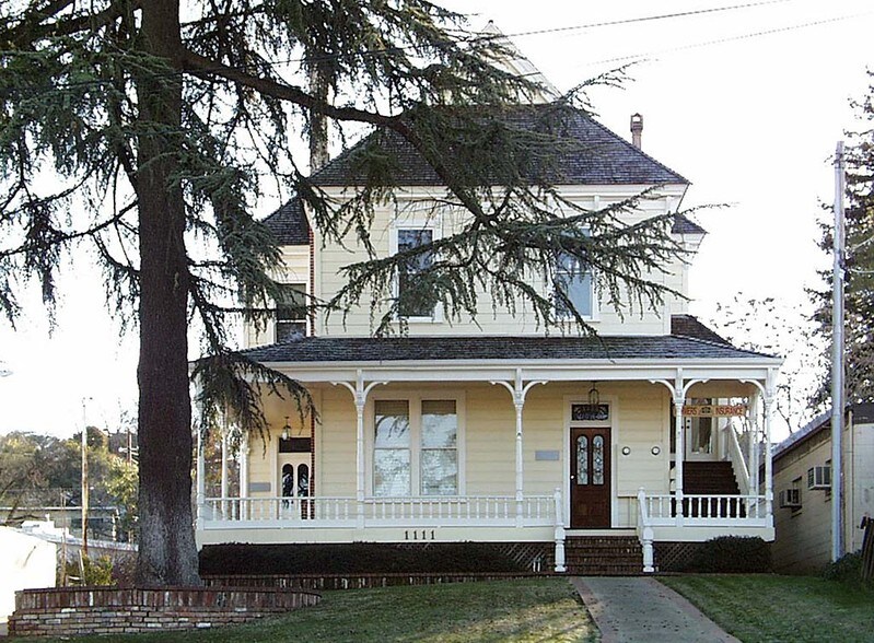1111 High St, Auburn, CA à vendre - Photo principale – Image 1 sur 2