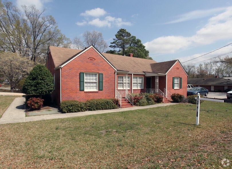 1928 Fort Bragg Rd, Fayetteville, NC à louer - Photo principale – Image 1 sur 4