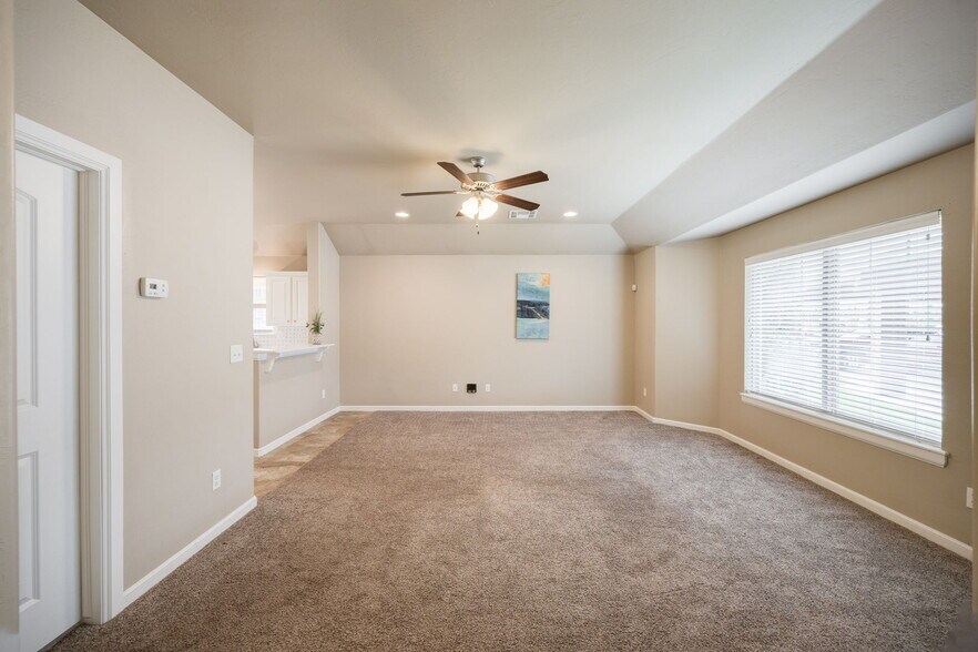 5600 Campbell Creek Dr, Oklahoma City, OK à vendre - Photo de l’immeuble – Image 2 sur 49