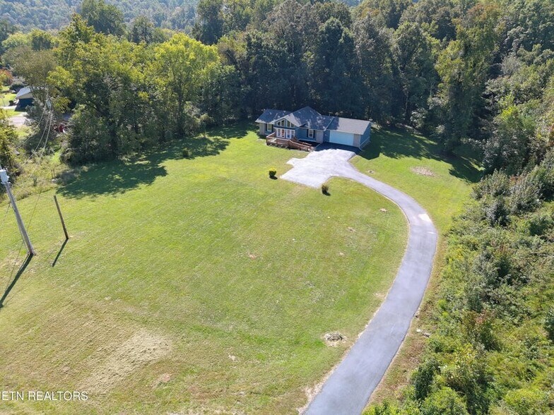 1723 Roane State Hwy, Harriman, TN à vendre - Photo de l’immeuble – Image 3 sur 20