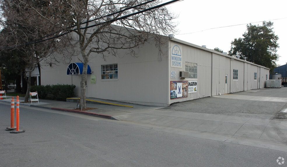 425 Portage Ave, Palo Alto, CA à louer - Photo principale – Image 1 sur 11