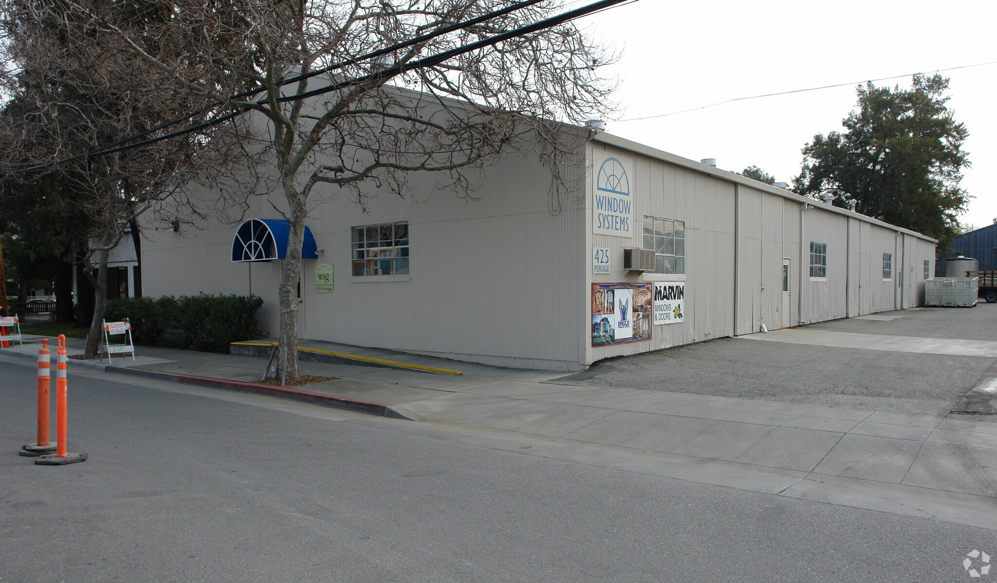 425 Portage Ave, Palo Alto, CA à louer Photo principale– Image 1 sur 12