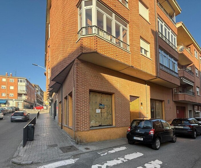 Local commercial dans Ávila, Ávila à louer - Photo de l’immeuble – Image 2 sur 4