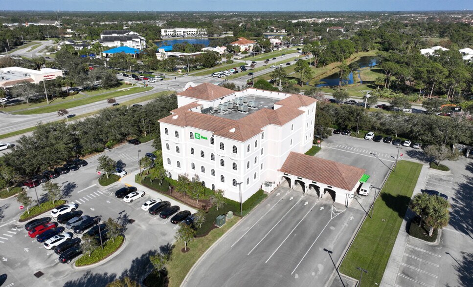 1660 SW St Lucie West Blvd, Port Saint Lucie, FL à louer - Photo de l’immeuble – Image 2 sur 10