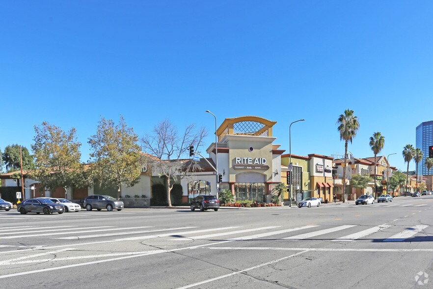 10969 Ventura Blvd, Studio City, CA à louer - Photo de l’immeuble – Image 2 sur 13