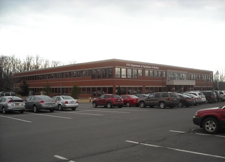 10B Airline Dr, Albany, NY à vendre - Photo de l’immeuble – Image 2 sur 5