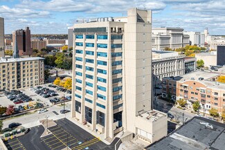 Plus de détails pour 735 W Wisconsin Ave, Milwaukee, WI - Logement à vendre