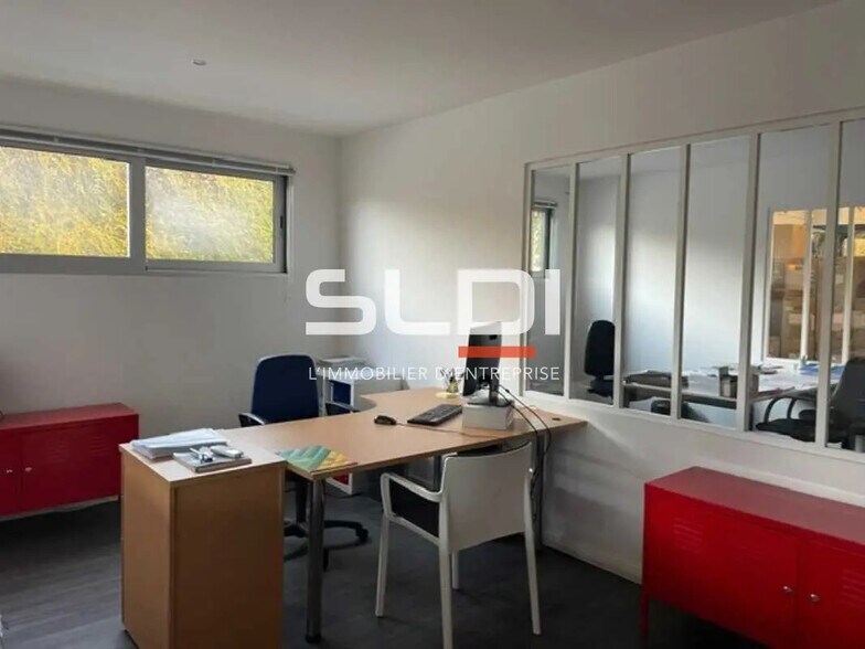 Bureau dans Miribel à louer - Photo de l’immeuble – Image 3 sur 8