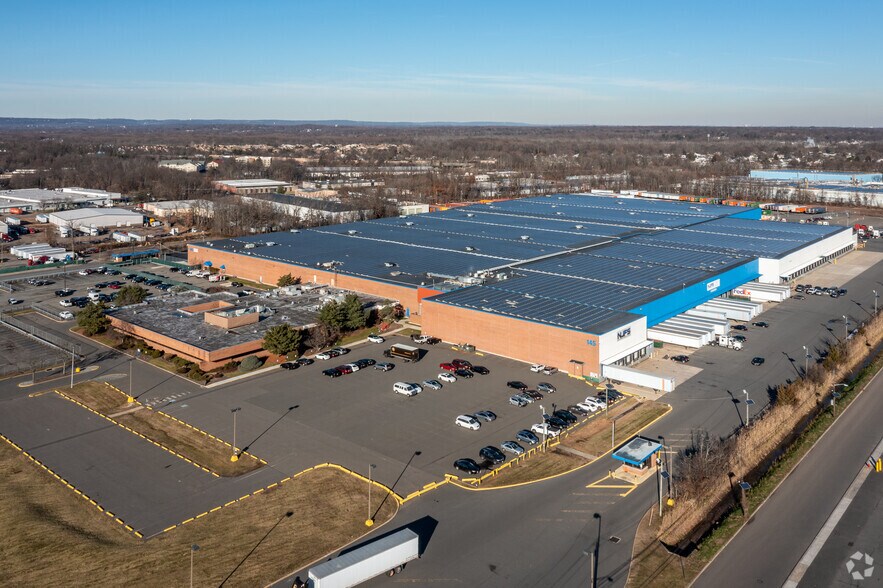 145 Talmadge Rd, Edison, NJ à louer - Photo de l’immeuble – Image 1 sur 11