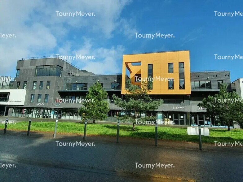Bureau dans Lorient à louer - Photo de l’immeuble – Image 1 sur 2