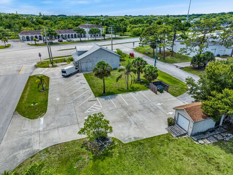 1204 S US 1, Vero Beach, FL à vendre - Photo de l’immeuble – Image 2 sur 22