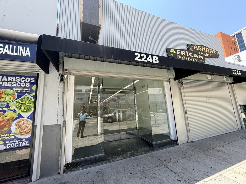 214-226 E 9th St, Los Angeles, CA à louer - Photo de l’immeuble – Image 3 sur 3