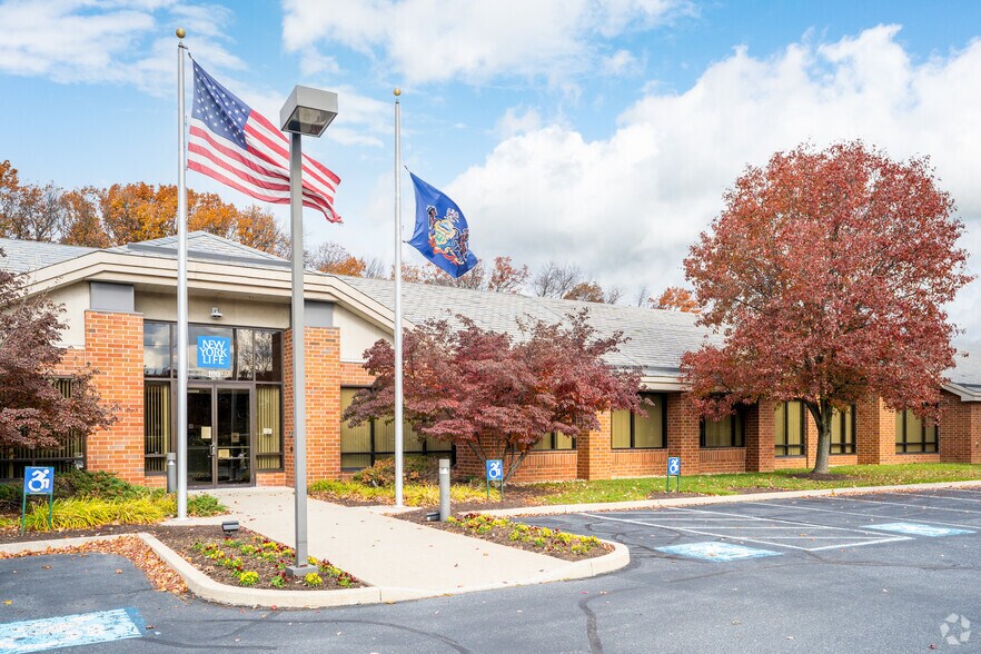 1525 Valley Center Pky, Bethlehem, PA à louer - Photo de l’immeuble – Image 3 sur 34