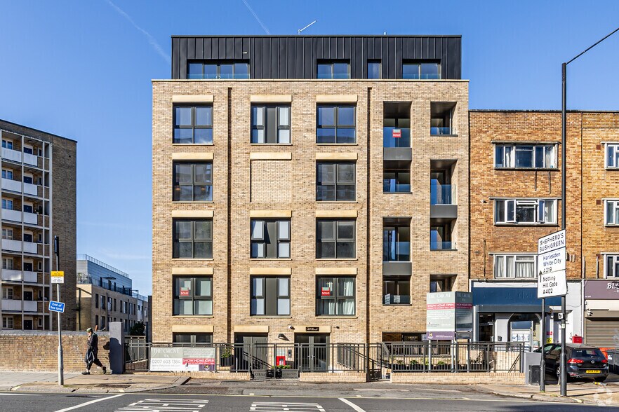 10 Shepherds Bush Rd, Londres à vendre - Photo de l’immeuble – Image 3 sur 3
