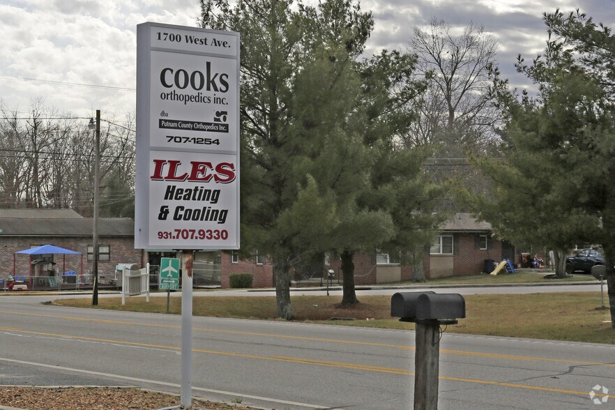 1700 West Ave, Crossville, TN à louer - Photo de l’immeuble – Image 2 sur 24