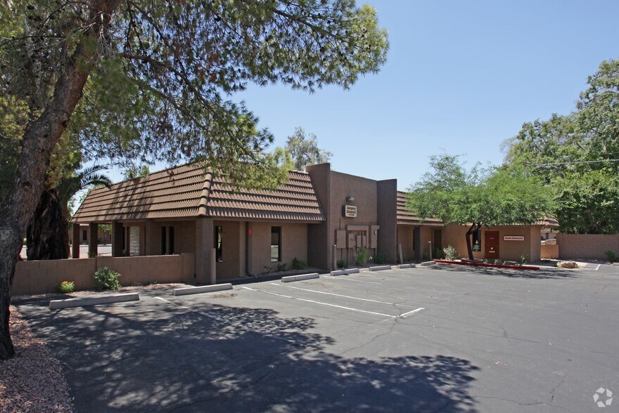3334 E Indian School Rd, Phoenix, AZ à vendre - Photo de l’immeuble – Image 2 sur 10