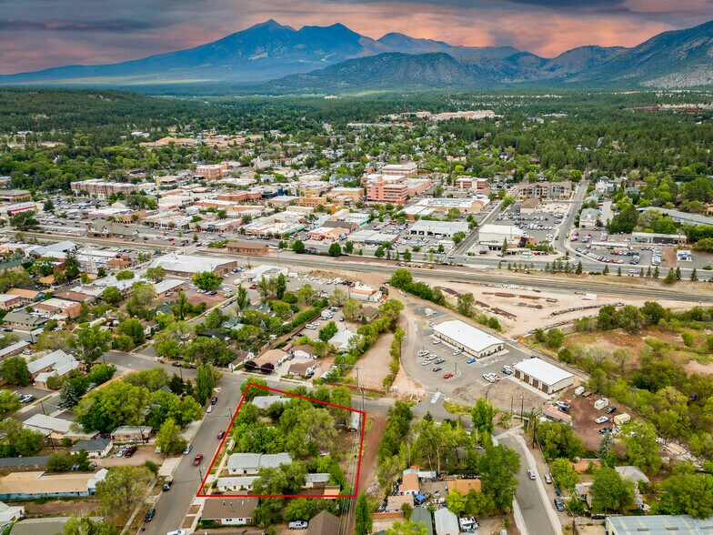 102 S O Leary St, Flagstaff, AZ à vendre - Photo de l’immeuble – Image 3 sur 13