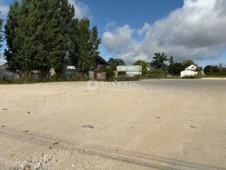 Terrain dans Blois à louer - Photo de l’immeuble – Image 2 sur 2