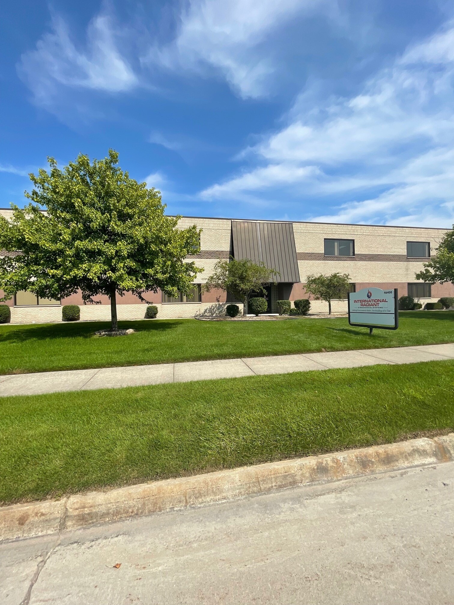46400 Continental Dr, Chesterfield, MI à louer Photo intérieure– Image 1 sur 4