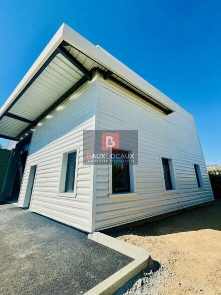 Local d’activités dans Le Thor à louer - Photo de l’immeuble – Image 2 sur 6