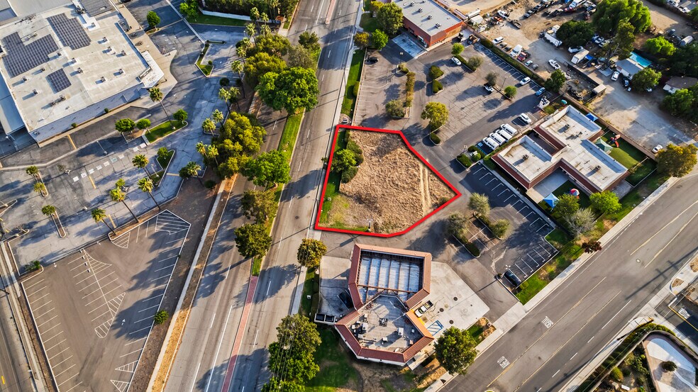 940 Bloomington Ave, Bloomington, CA à vendre - Aérien – Image 2 sur 6